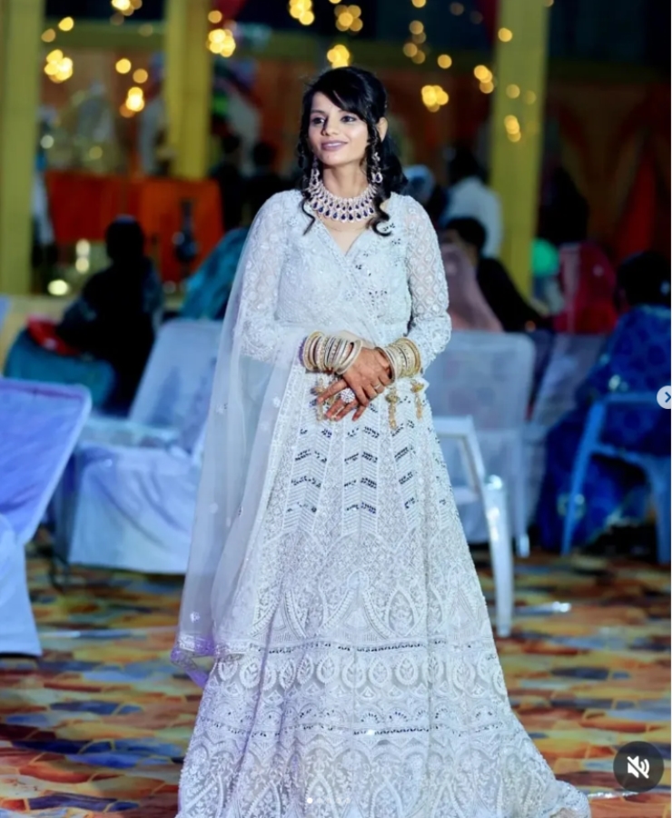 New Off white pearl mirror full sleeves lahanga