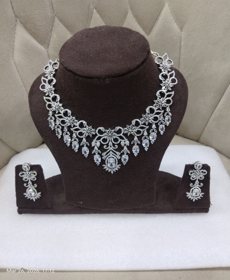 New v neck Ad silver set