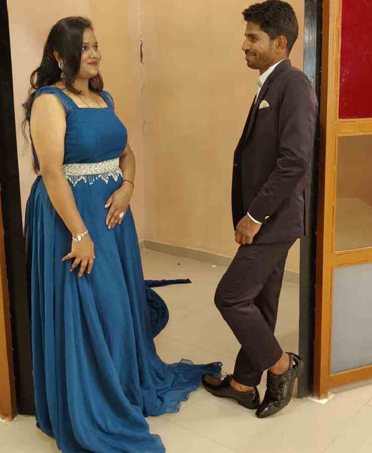 T blue georgette tail gown