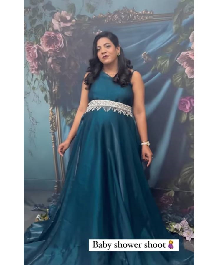 T blue jimmichu tail gown