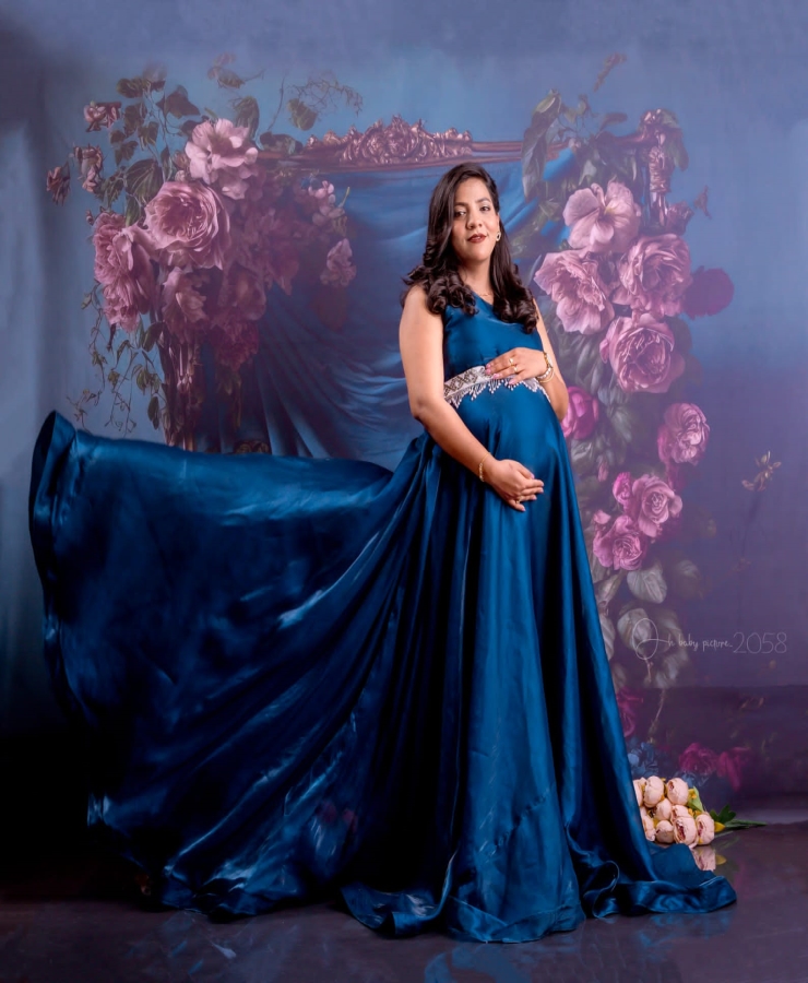 T blue georgette tail gown